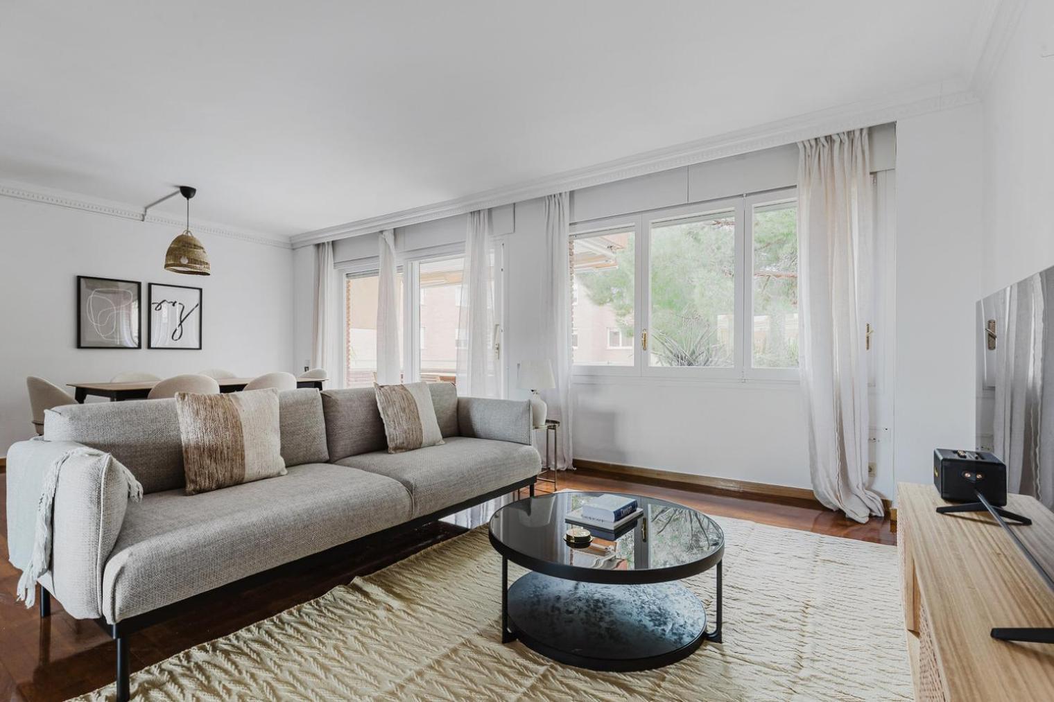Blueground Pedralbes Pool Garden Ac Bcn-175 Apartament *